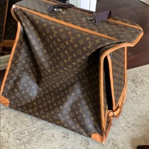 Louis Vuitton Garment Bag. Excellent Condition!💋